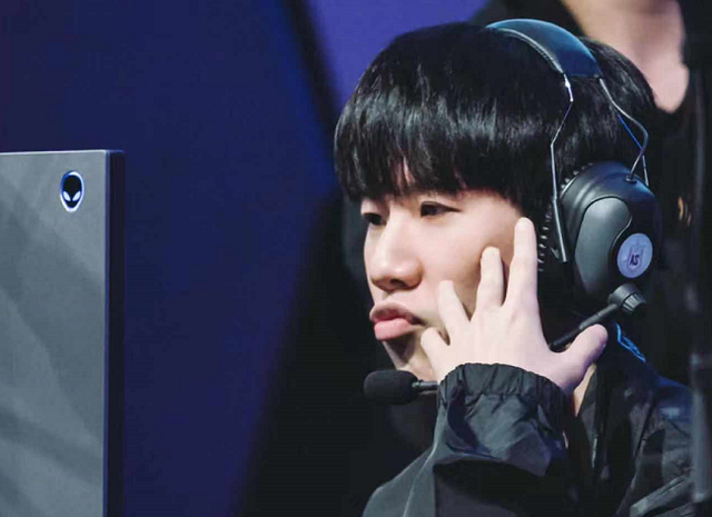 与前瞻 与前瞻